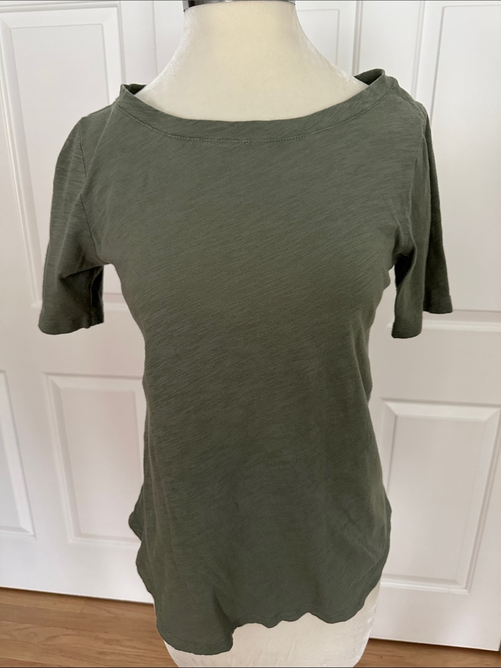 LOFT Olive Green Short Sleeve Boatneck Tee, Size XS